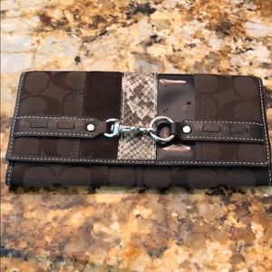 Large coach wallet- snap closure